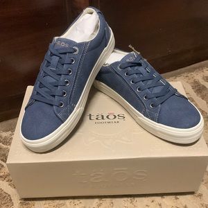 NWT Taos Plim Soul Blue Wash Canvas size 7